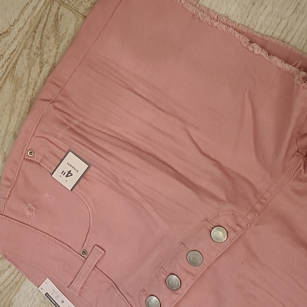 Time and Tru Button Fly Mauve Jean Shorts in a Size 16 BNWT! - Picture 3 of 4